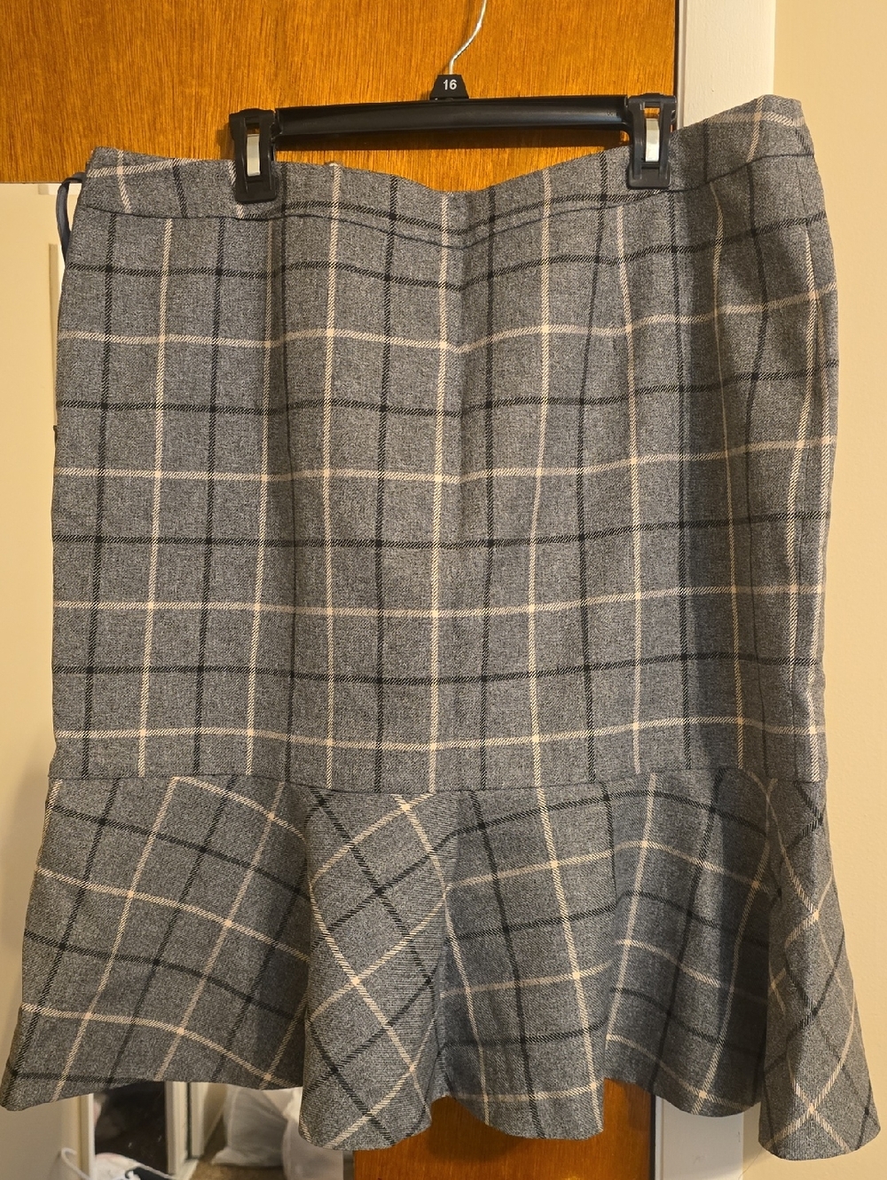 Evan Picone Gray Plaid A-Line Skirt with Ruffle Hem